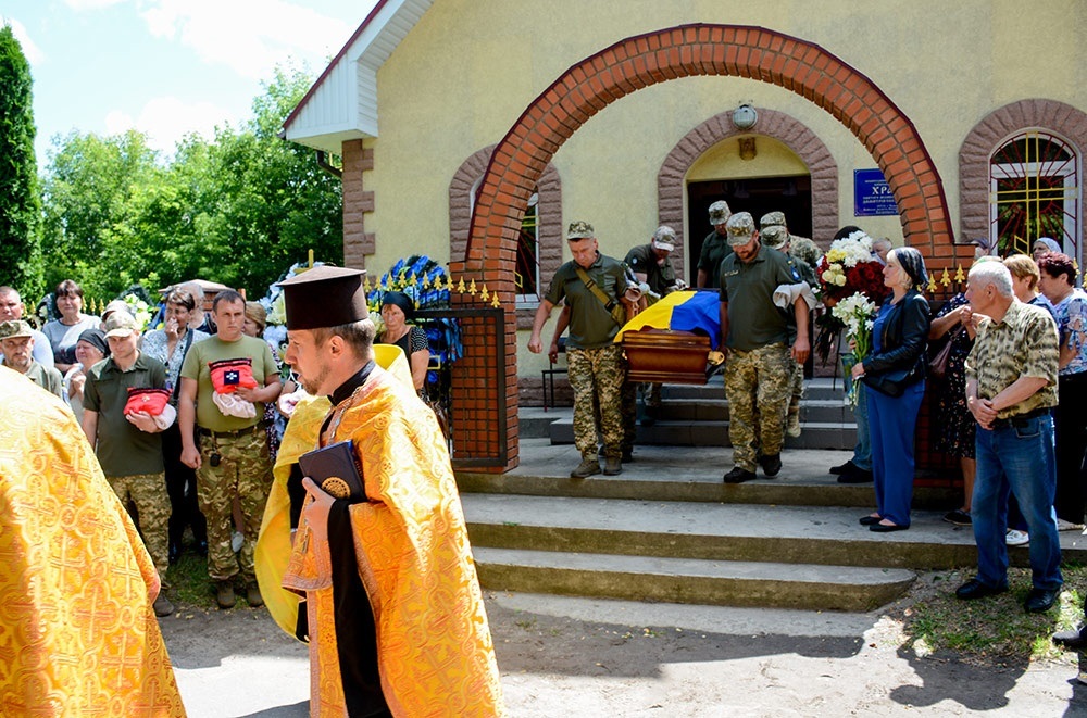 В Черняхові провели в останню путь воїна Олександра Донченка - 8