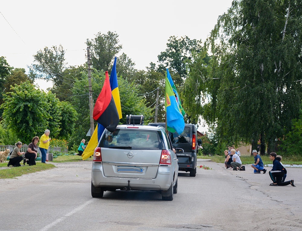 В Черняхові провели в останню путь воїна Олександра Донченка - 9