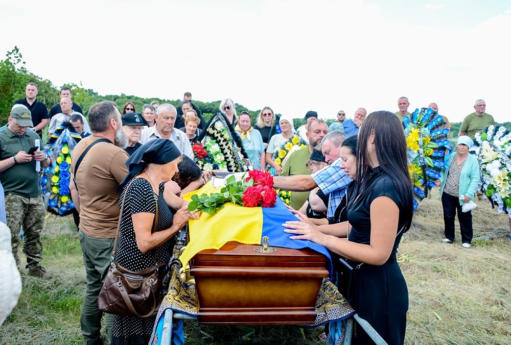 В Черняхові провели в останню путь воїна Олександра Донченка - 18