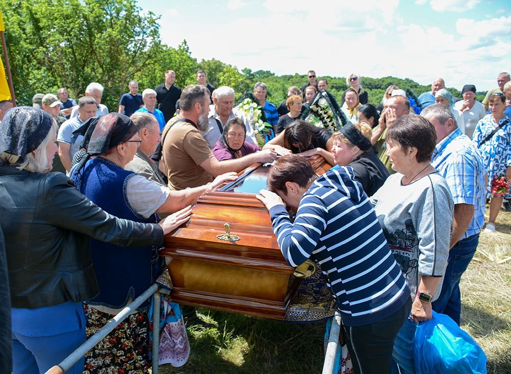 В Черняхові провели в останню путь воїна Олександра Донченка - 22