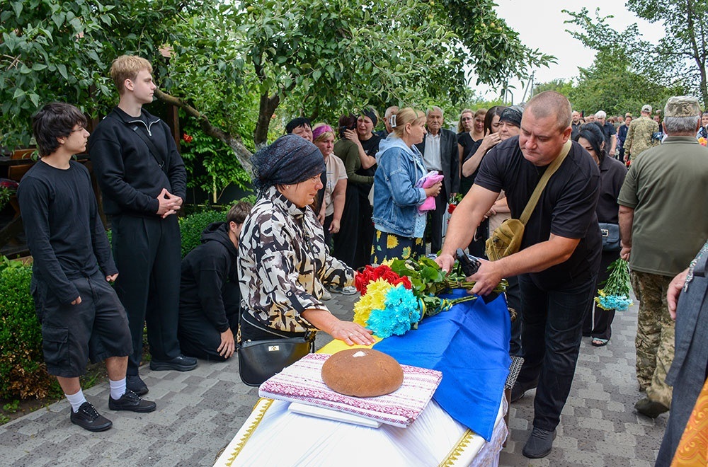 У Кагарлику провели в останню путь воїна Володимира Березнюка - 3