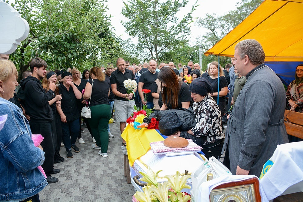 У Кагарлику провели в останню путь воїна Володимира Березнюка - 5