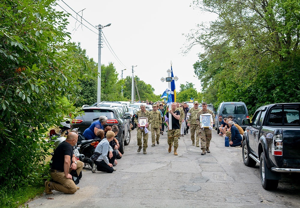 У Кагарлику провели в останню путь воїна Володимира Березнюка - 15