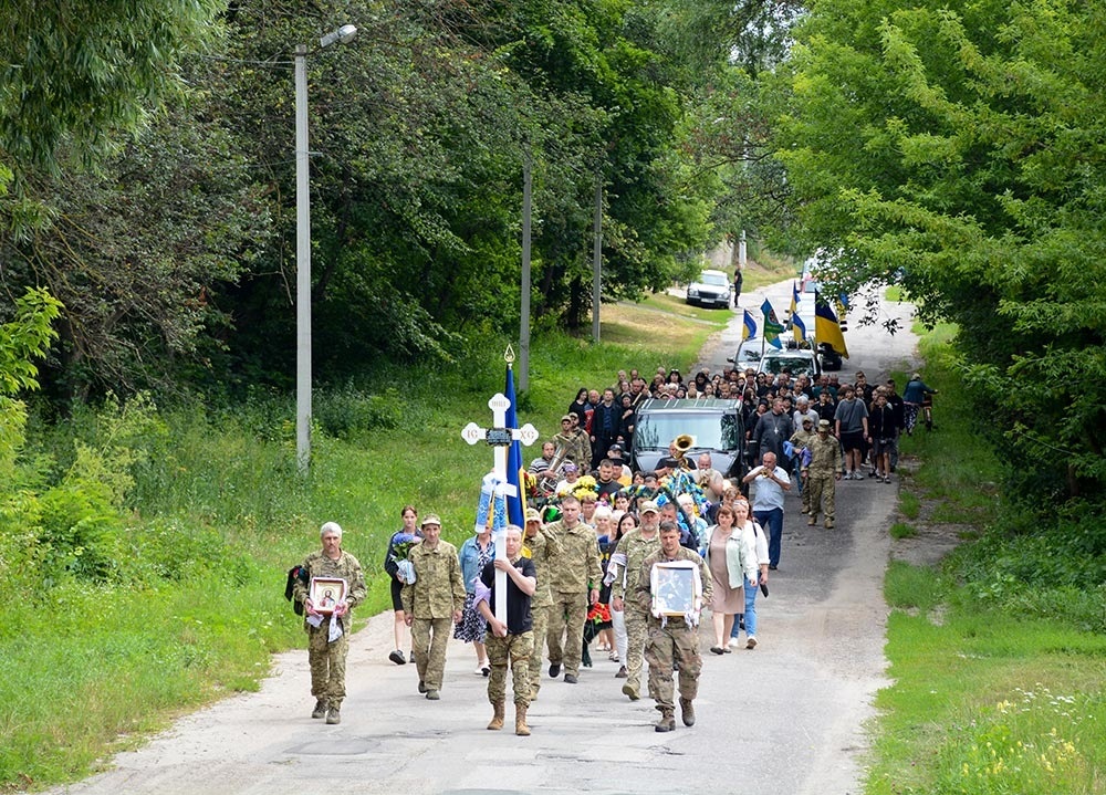 У Кагарлику провели в останню путь воїна Володимира Березнюка - 18