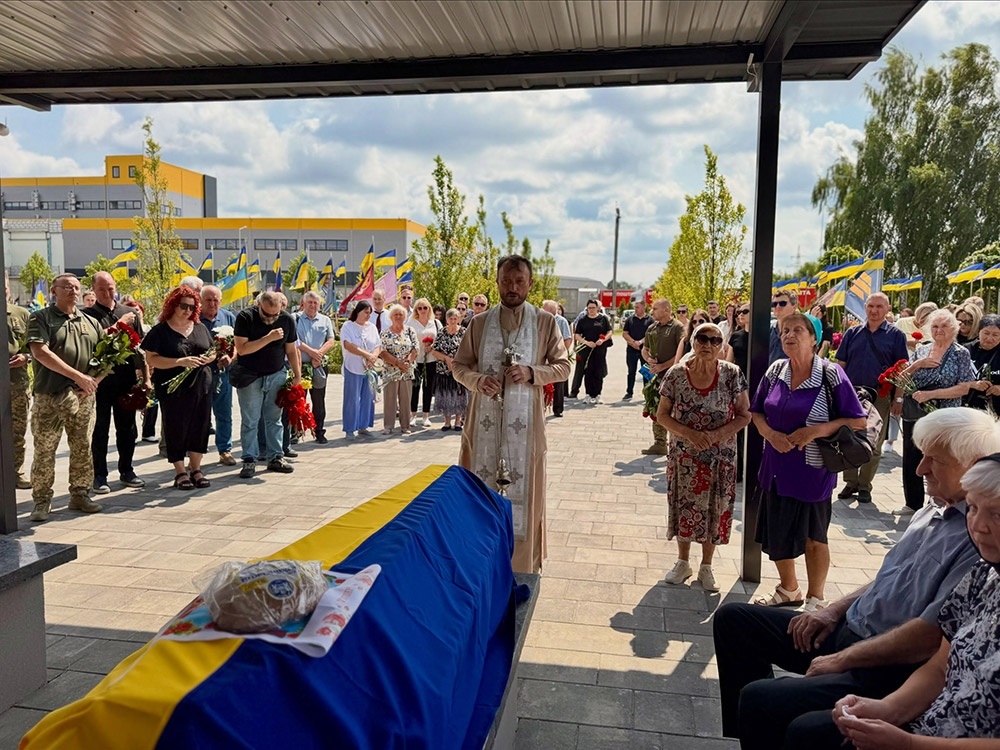 В Бучі провели в останню путь воїна Євгенія Курінного - 8