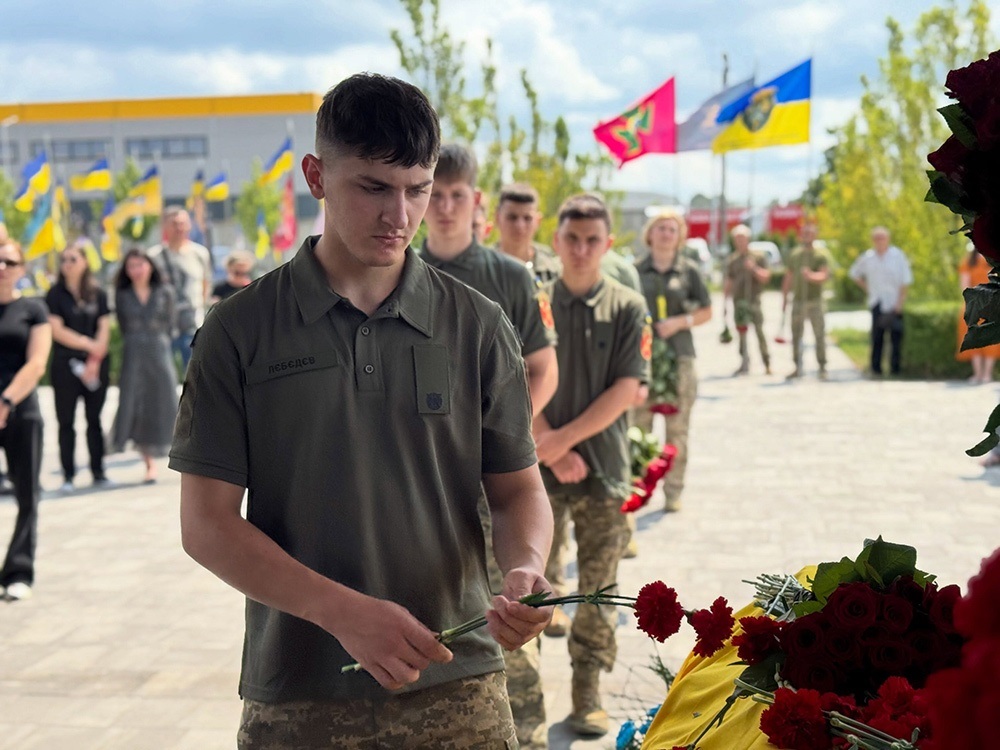 В Бучі провели в останню путь воїна Євгенія Курінного - 4