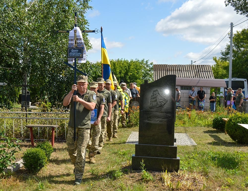 У Кагарлику провели в останню путь воїна Євгенія Вашеку - 4