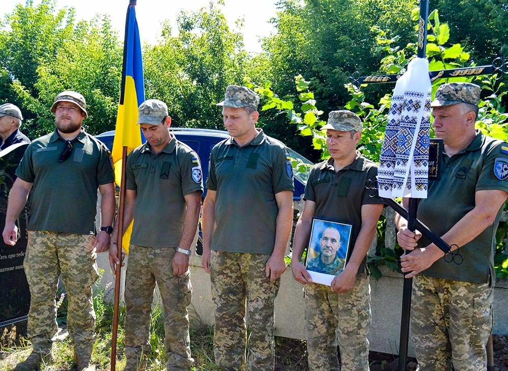 У Кагарлику провели в останню путь воїна Євгенія Вашеку - 7