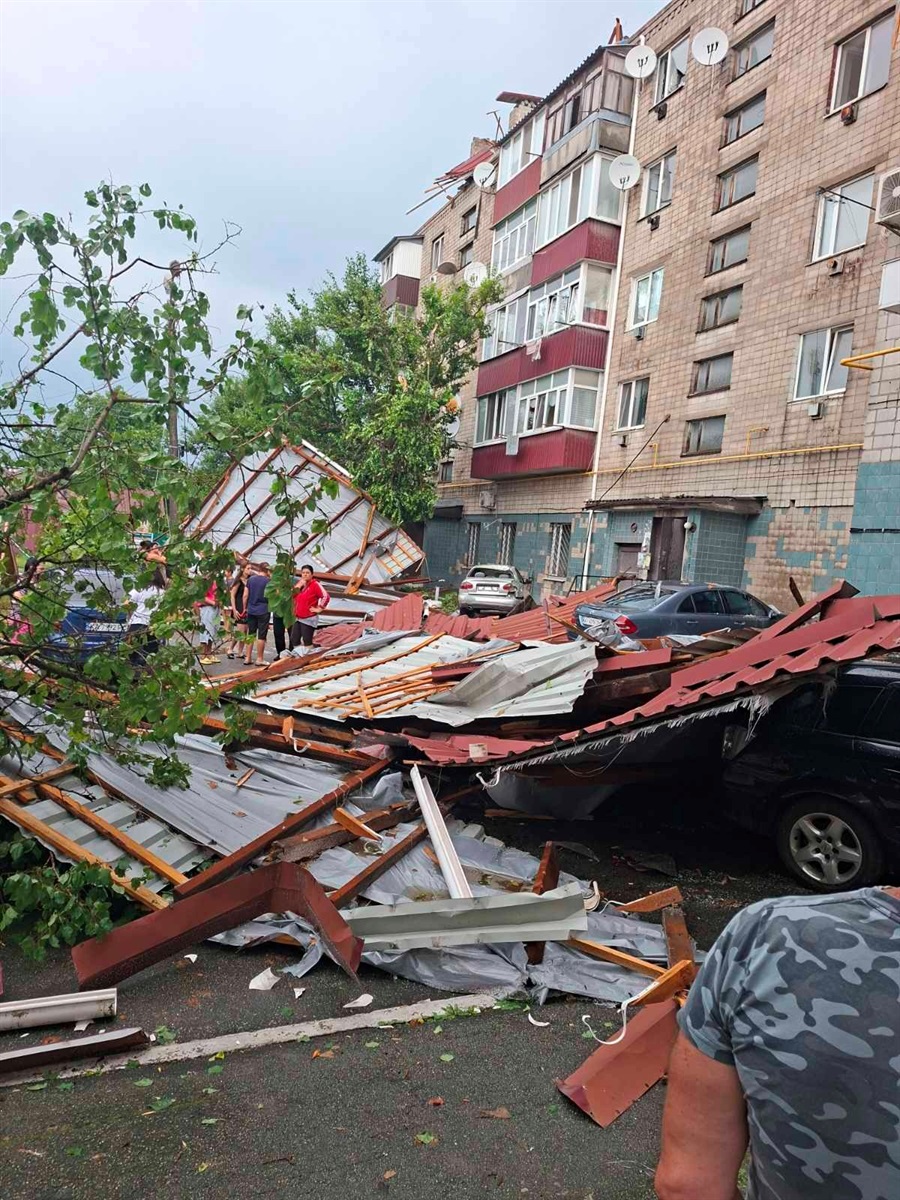 Буремна п'ятниця: на Кагарличчині пронісся шквал. Наслідки стихії, та куди звертатися по допомогу