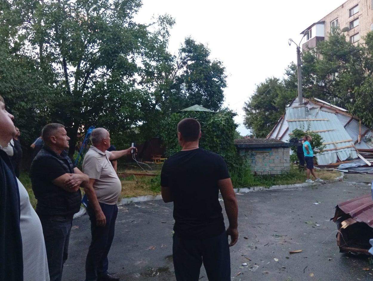 Буремна п'ятниця: на Кагарличчині пронісся шквал. Наслідки стихії, та куди звертатися по допомогу