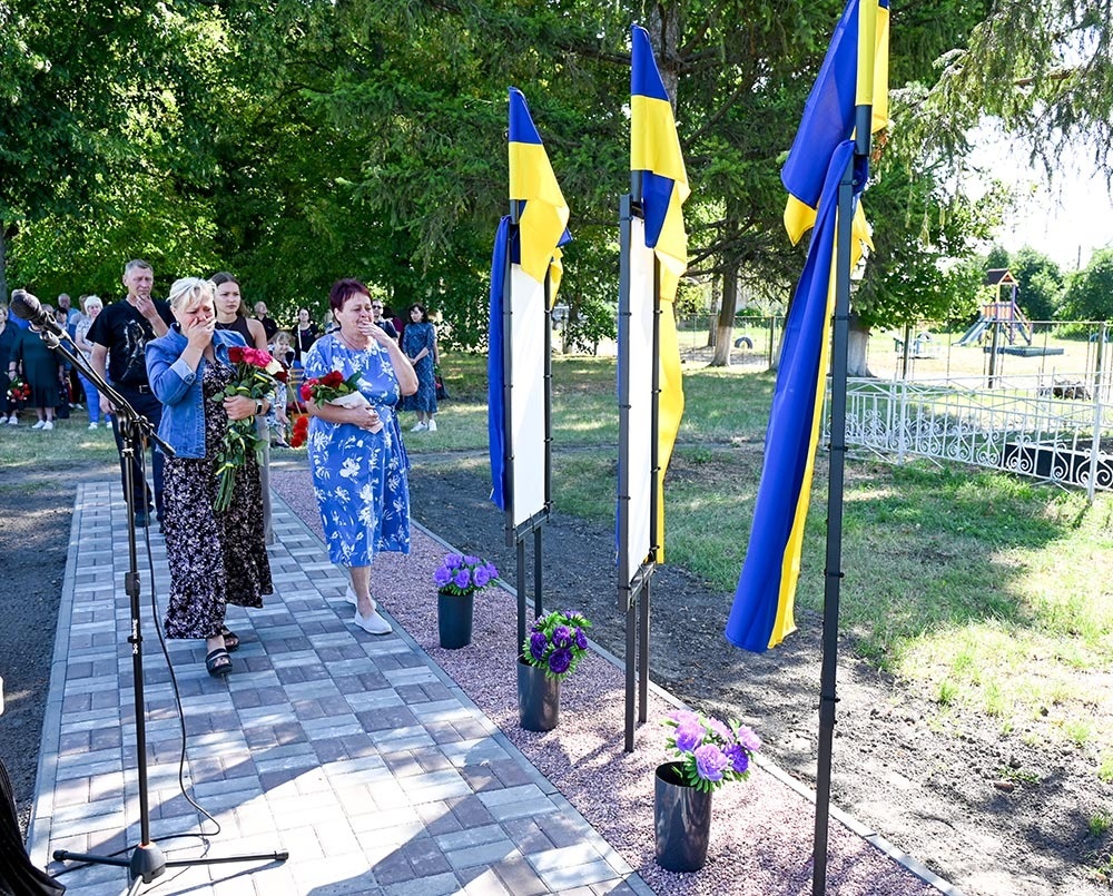 Алея Слави у Зеленому Яру: громада вшанувала пам'ять про трьох Героїв-земляків